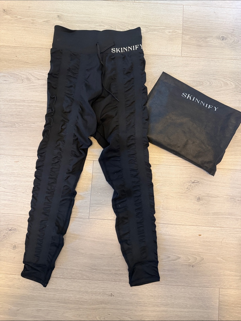 Skinnify Women's Black Ruched Track Pants